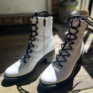MARC FISHER US Women's Size 11 genuine CRISP WHITE leather boots, Side Zipper